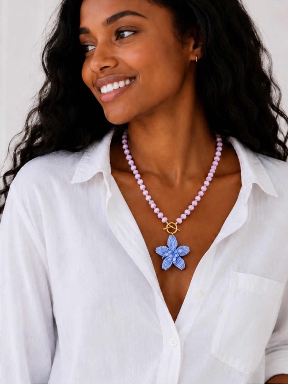 New! Coastal Preppy Pink Beaded Blue Flower Necklace NWOT 5043